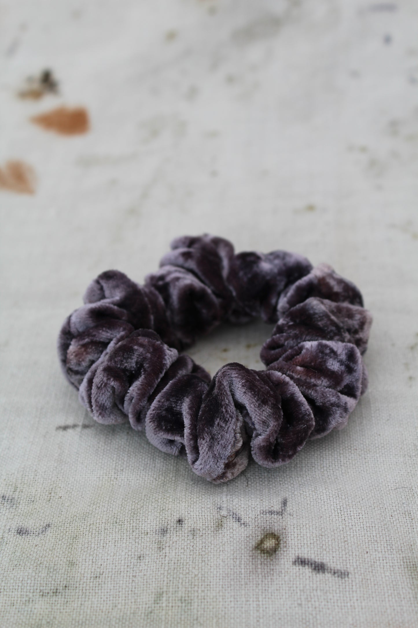 Logwood Velvet Scrunchie XS