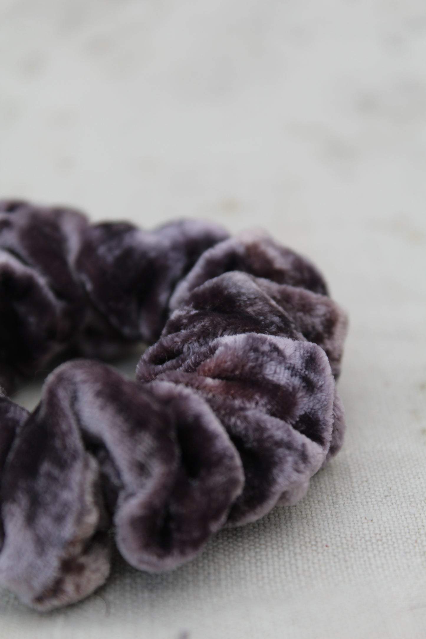 Logwood Velvet Scrunchie XS